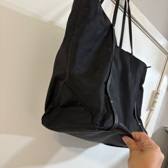 Tumi Black Nylon Travel Tote Cary On Voyager Everyday Top Zip Leather Logo - Picture 3 of 16